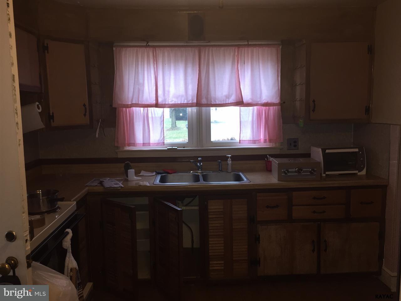92 Reynolds Mill Road York, PA 17403 - Photo 2 of 26 Gallery Image 2