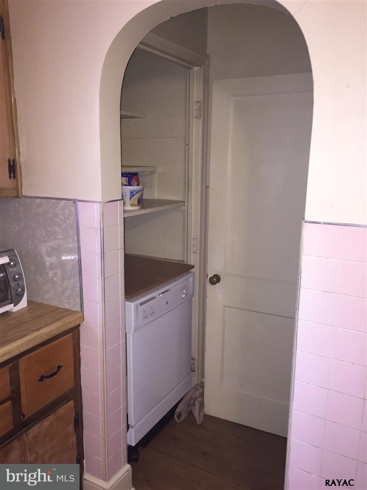 92 Reynolds Mill Road York, PA 17403 - Photo 3 of 26 Gallery Image 3