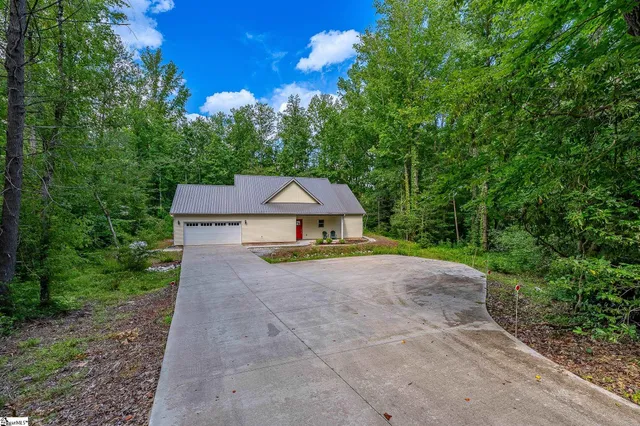 $322,900 | 128 Willys Creek Circle, Pickens, SC 29671