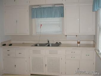 227 North Central Avenue Roxana, IL 62084 - Photo 7 of 12