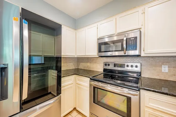 $2,995 | 6616 Mesa Hollow Drive, Austin, TX 78750