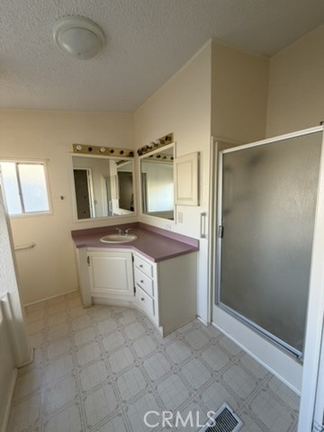 21621 Sandia Road, Unit 83 Apple Valley, CA 92308 - Photo 20 of 25 PRIMARY BATH