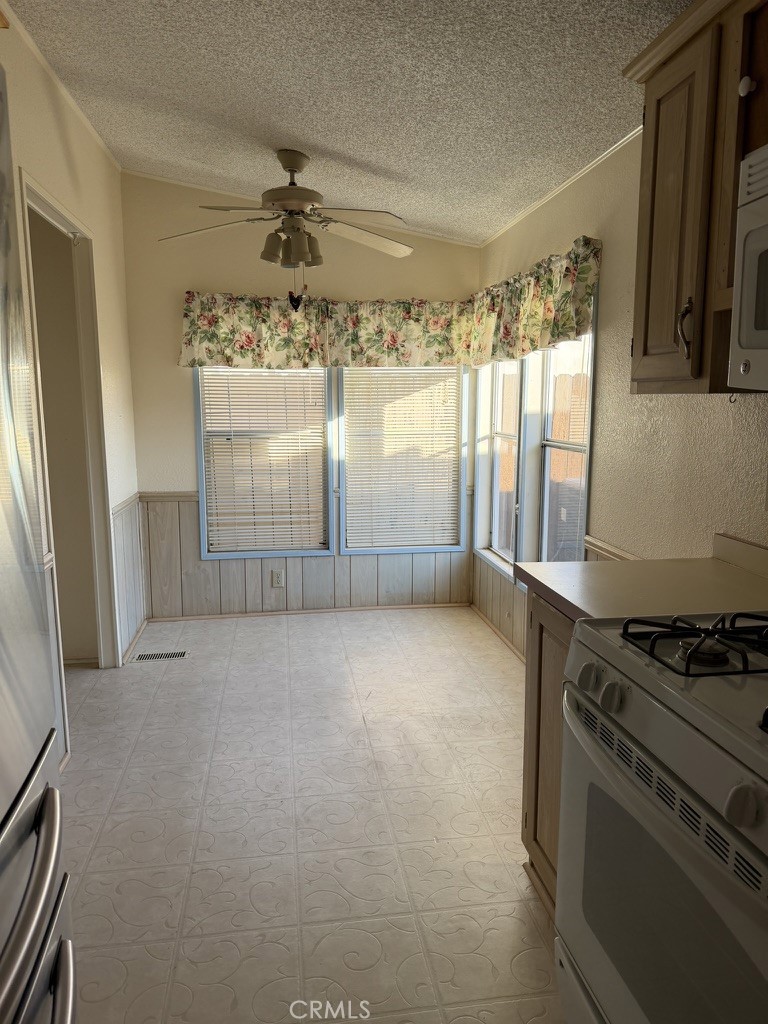 21621 Sandia Road, Unit 83 Apple Valley, CA 92308 - Photo 8 of 25