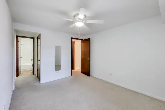 $220,000 | 4553 West 56th Street, Unit 305, Chicago, IL 60629