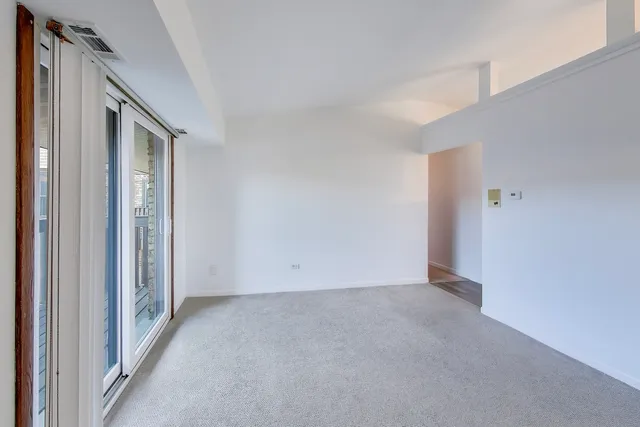 $220,000 | 4553 West 56th Street, Unit 305, Chicago, IL 60629