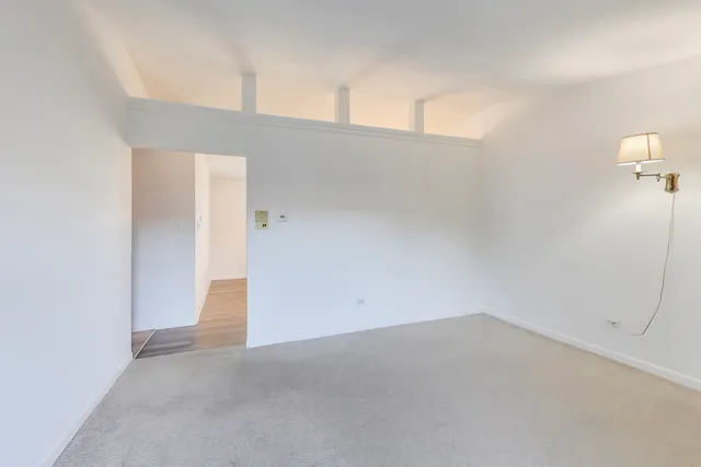 $220,000 | 4553 West 56th Street, Unit 305, Chicago, IL 60629