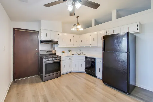 $220,000 | 4553 West 56th Street, Unit 305, Chicago, IL 60629