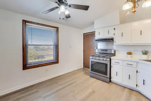 $220,000 | 4553 West 56th Street, Unit 305, Chicago, IL 60629