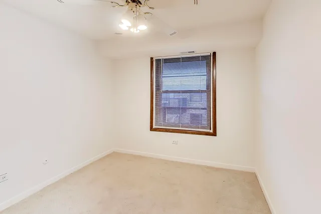 $220,000 | 4553 West 56th Street, Unit 305, Chicago, IL 60629