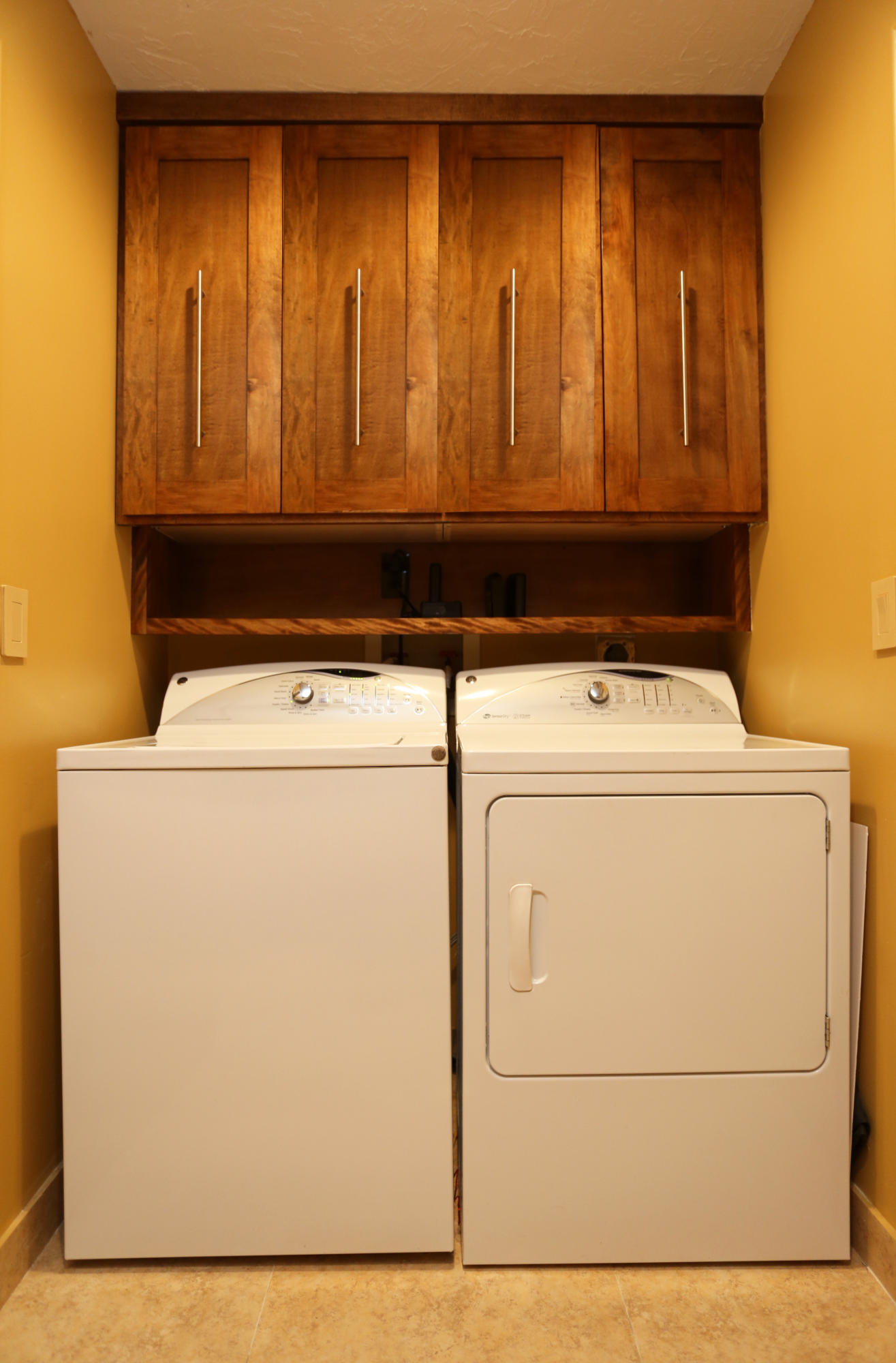 5291 Northwest 3rd Terrace Boca Raton, FL 33487 - Photo 39 of 53 LAUNDRY ROOM W/CUSTOM CABINETS