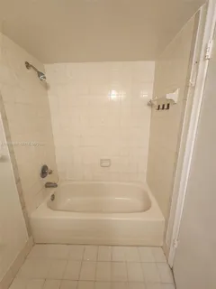 $2,200 | 11810 Southwest 80th Street, Unit 216, Miami, FL 33183