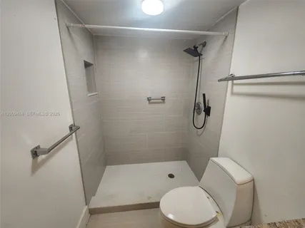 $2,200 | 11810 Southwest 80th Street, Unit 216, Miami, FL 33183