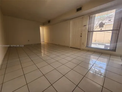 $2,200 | 11810 Southwest 80th Street, Unit 216, Miami, FL 33183