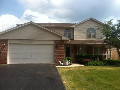 2113 Cimarron Way Addison, IL 60101 - Photo 1 of 13 Gallery Image 1