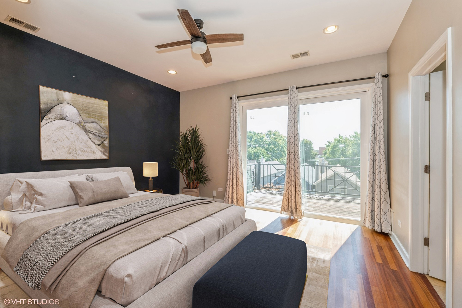 1925 West Irving Park Road, Unit 4 Chicago, IL 60613 - Photo 13 of 18 Gallery Image 13