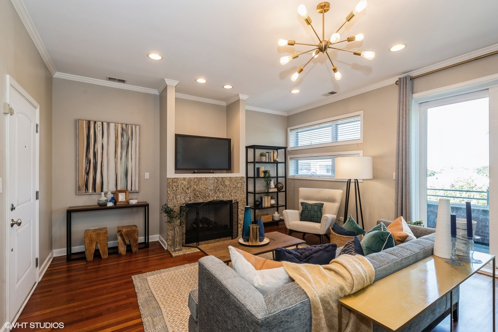 1925 West Irving Park Road, Unit 4 Chicago, IL 60613 - Photo 3 of 18 Gallery Image 3