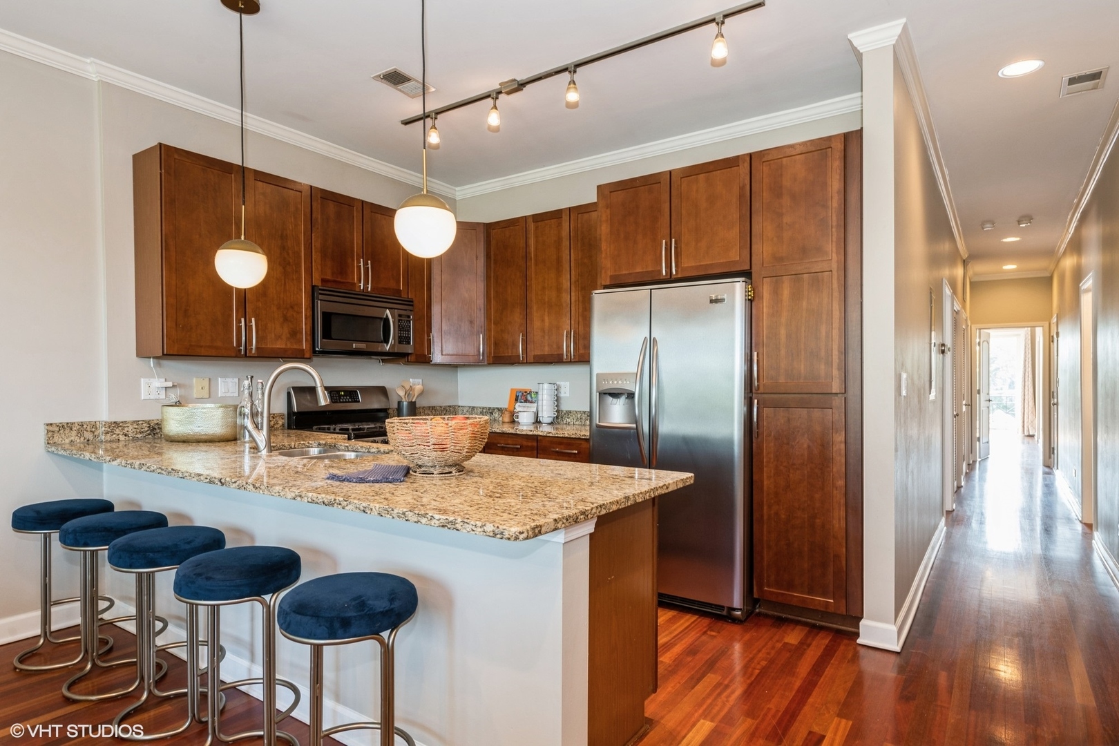 1925 West Irving Park Road, Unit 4 Chicago, IL 60613 - Photo 8 of 18 Gallery Image 8