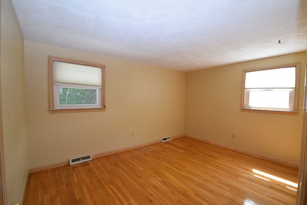 17 Niles Road Randolph, MA 02368 - Photo 8 of 14 Gallery Image 8