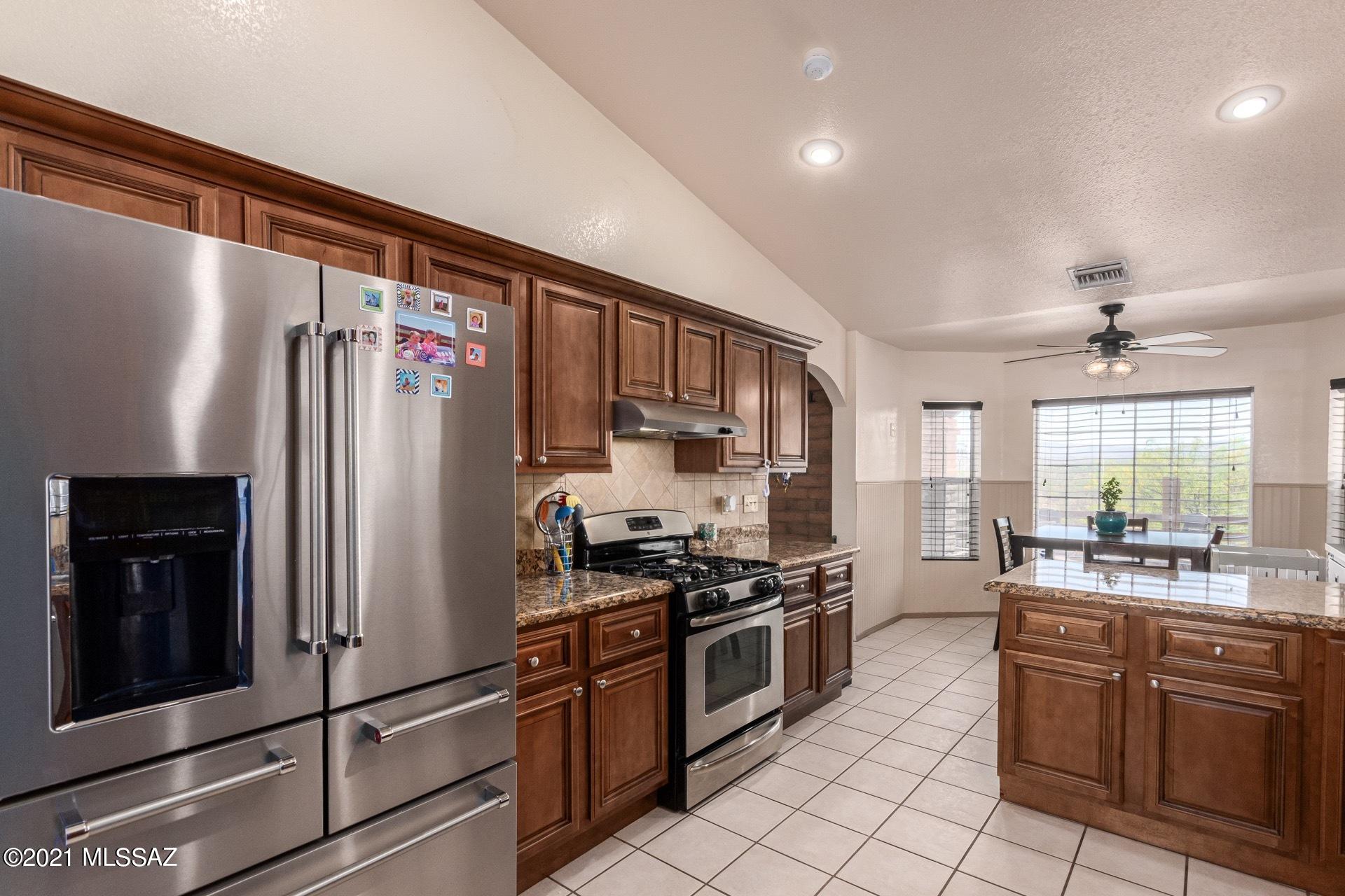 565 Amaranto Court Rio Rico, AZ 85648 - Photo 11 of 33