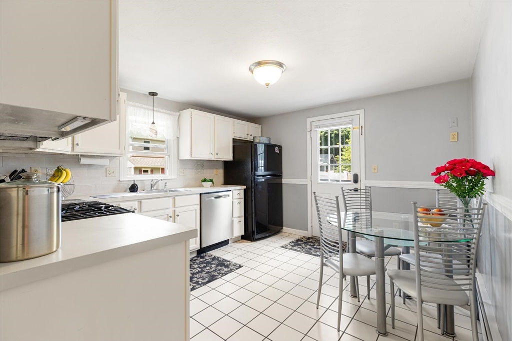 19 Altoona Road Dedham, MA 02026 - Photo 8 of 26