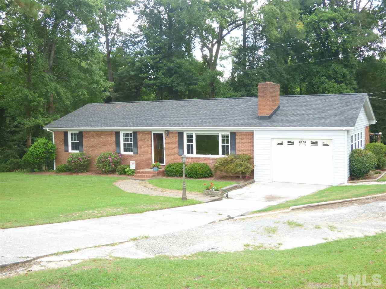 936 Johnston County Road Benson, NC 27504 - Photo 2 of 19 Gallery Image 2