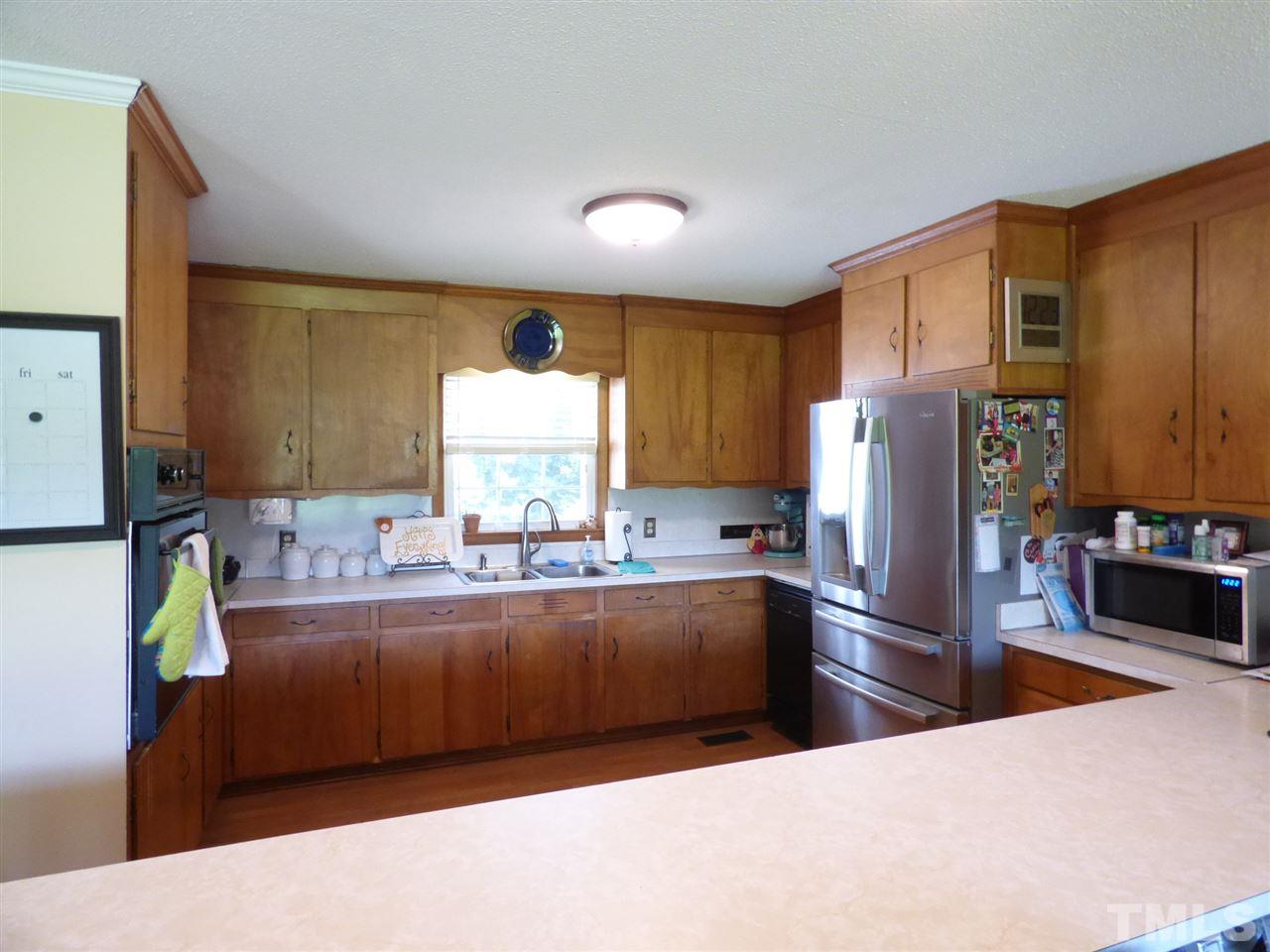 936 Johnston County Road Benson, NC 27504 - Photo 4 of 19 Gallery Image 4