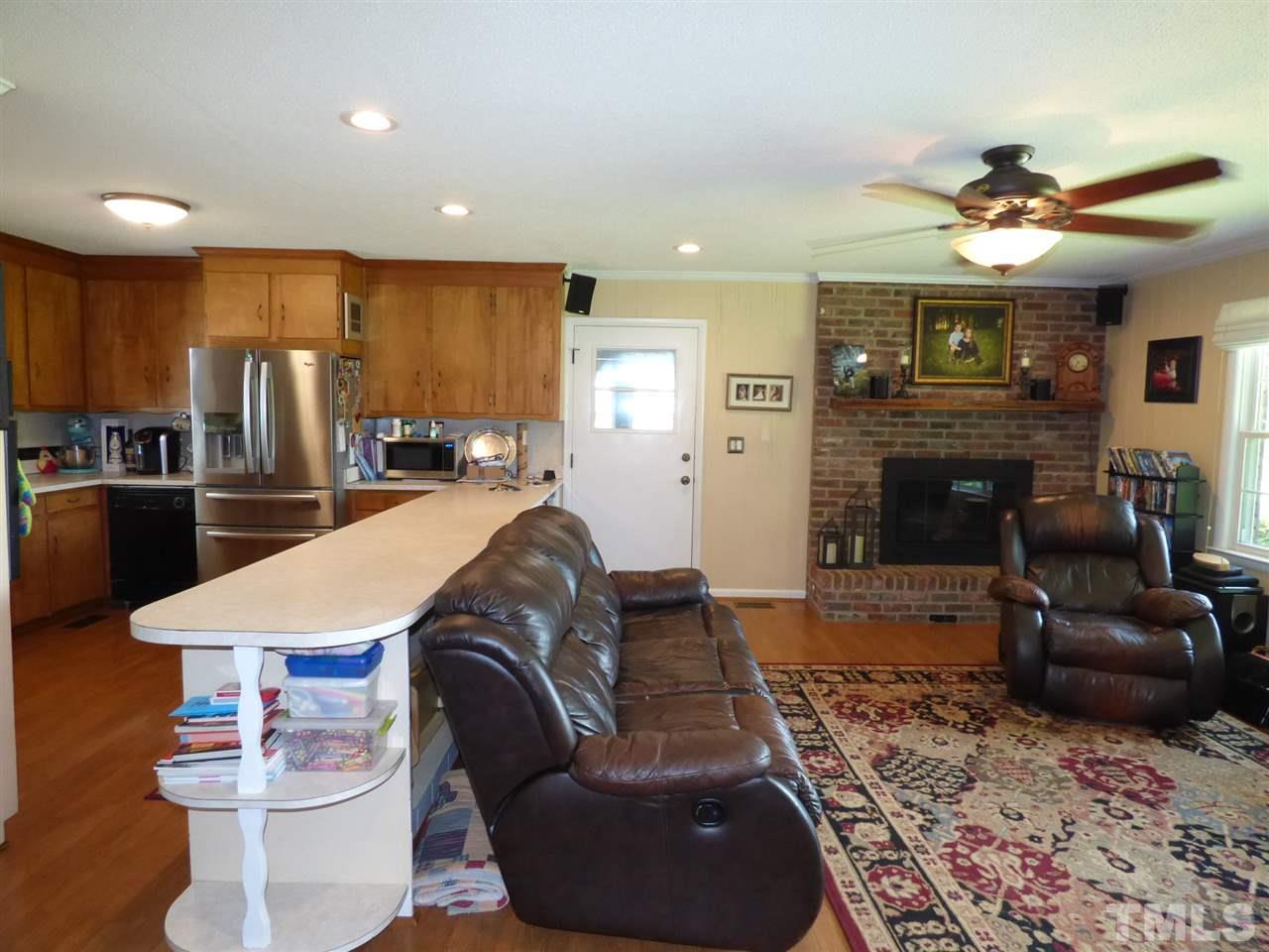 936 Johnston County Road Benson, NC 27504 - Photo 7 of 19 Gallery Image 7