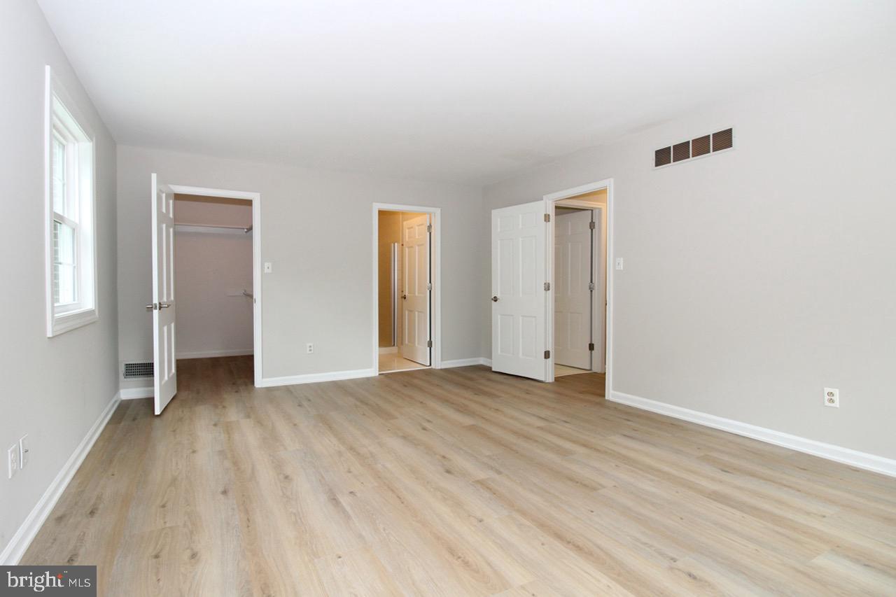 117 Midway Road Phoenixville, PA 19460 - Photo 31 of 42 Walkin Clost/BA