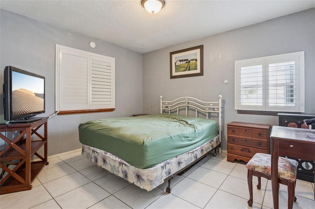 3646 Falling Leaf Lane Orlando, FL 32810 - Photo 18 of 44