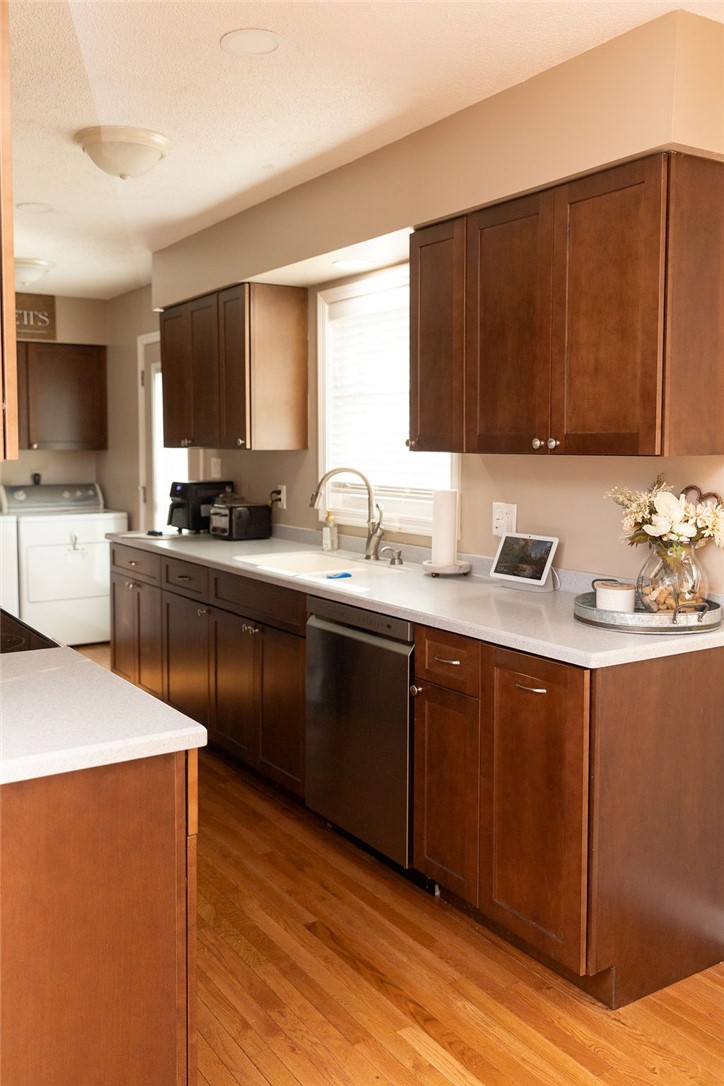 114 Mapleleaf Drive Catlin, IL 61817 - Photo 6 of 33 Kitchen 3