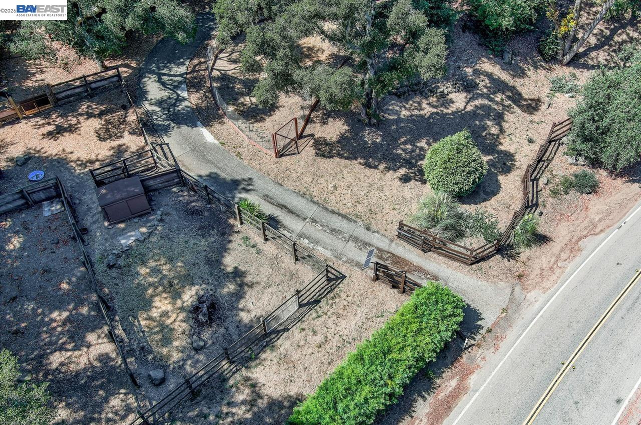 35575 Palomares Road Castro Valley, CA 94552 - Photo 65 of 85 Gallery Image 65
