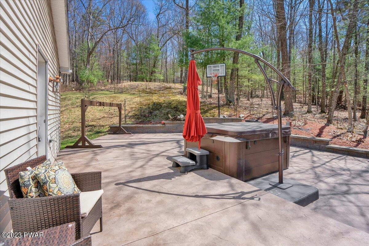 11 Elmwood Court Hawley, PA 18428 - Photo 4 of 40