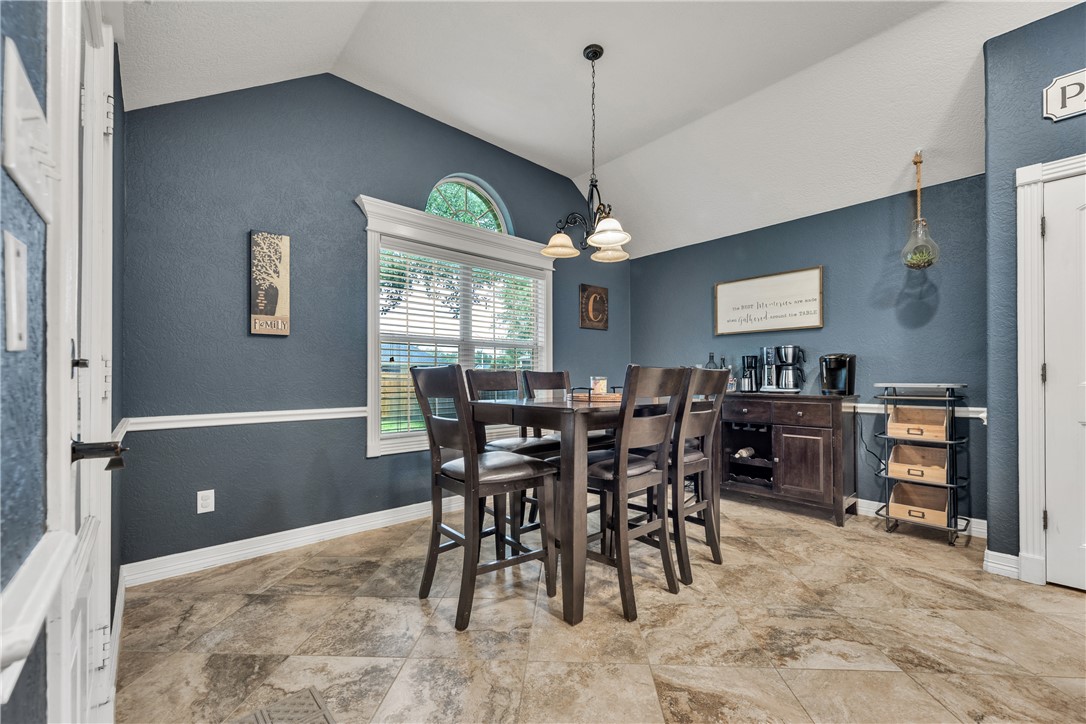 2703 Hickory Court Bryan, TX 77808 - Photo 14 of 26