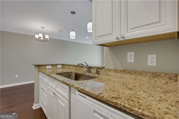 $2,748 | 300 Johnson Ferry Road, Unit B902, Atlanta, GA 30328