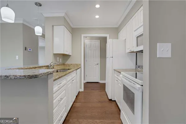 $2,748 | 300 Johnson Ferry Road, Unit B902, Atlanta, GA 30328