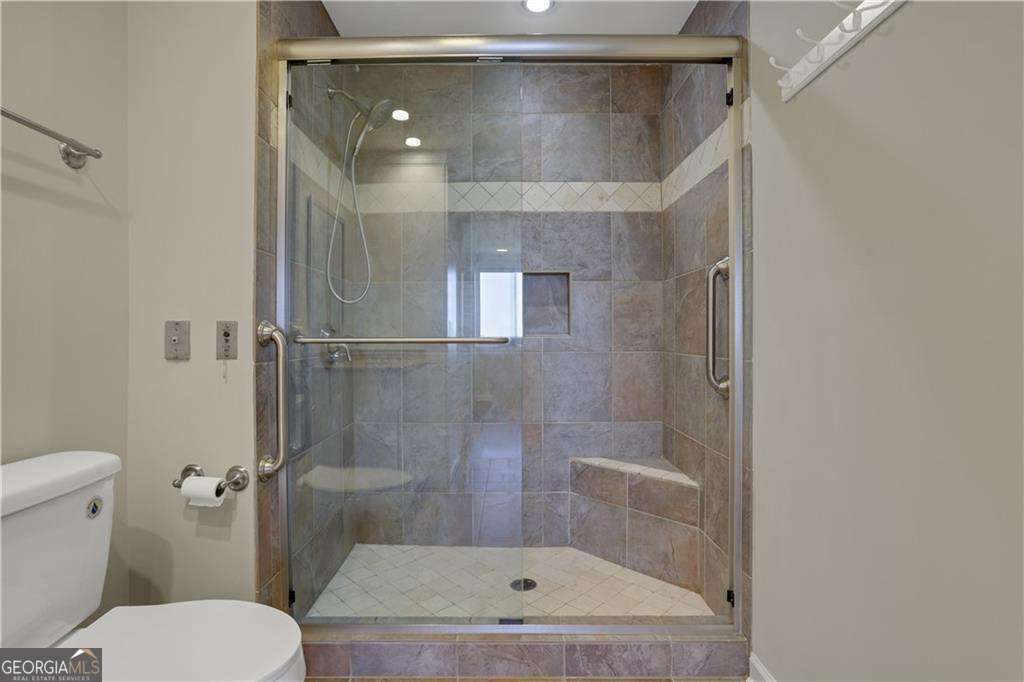 300 Johnson Ferry Road, Unit B902 Atlanta, GA 30328 - Photo 23 of 37