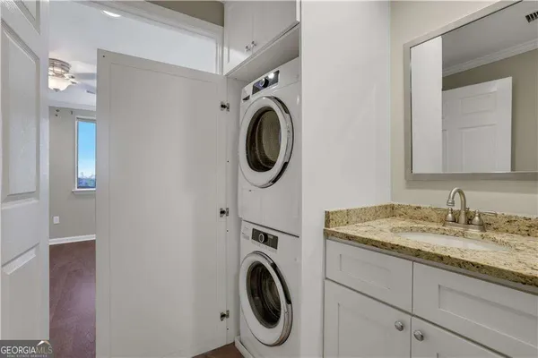 $2,748 | 300 Johnson Ferry Road, Unit B902, Atlanta, GA 30328