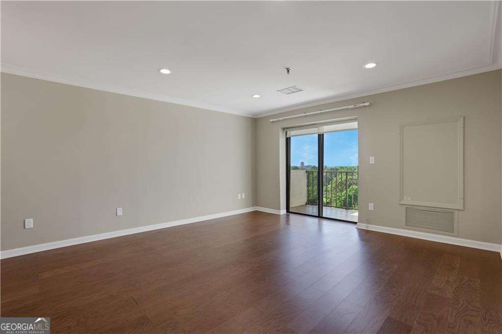 300 Johnson Ferry Road, Unit B902 Atlanta, GA 30328 - Photo 3 of 37