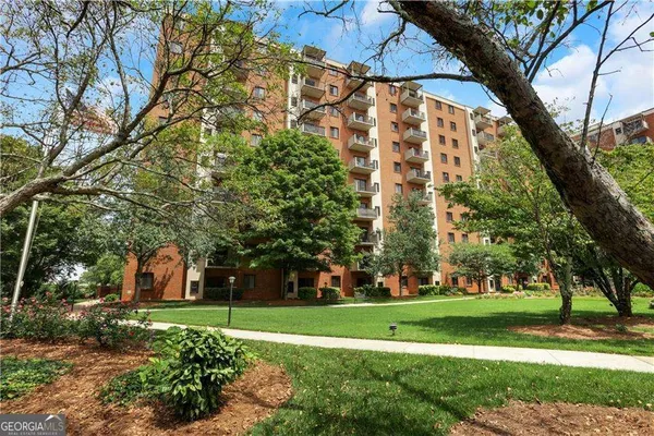 $2,748 | 300 Johnson Ferry Road, Unit B902, Atlanta, GA 30328