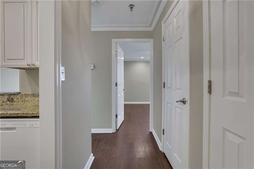 300 Johnson Ferry Road, Unit B902 Atlanta, GA 30328 - Photo 10 of 37