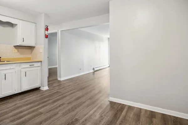 $1,395 | 2500 Mark Thomas Lane, Unit 5B, Hanover Park, IL 60133