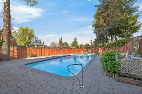 $1,538,000 | 3215 Peachwillow Lane, Walnut Creek, CA 94598