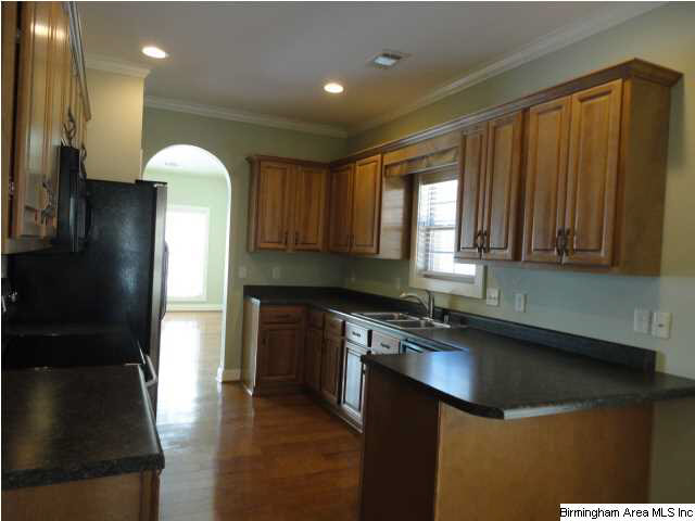 1121 Weybridge Road Pelham, AL 35124 - Photo 9 of 31