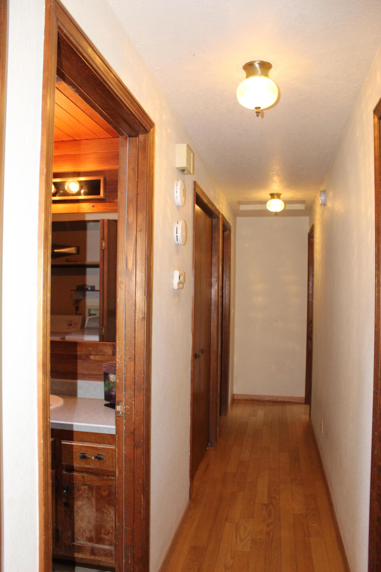61151 Ladera Road Bend, OR 97702 - Photo 13 of 16 Hallway