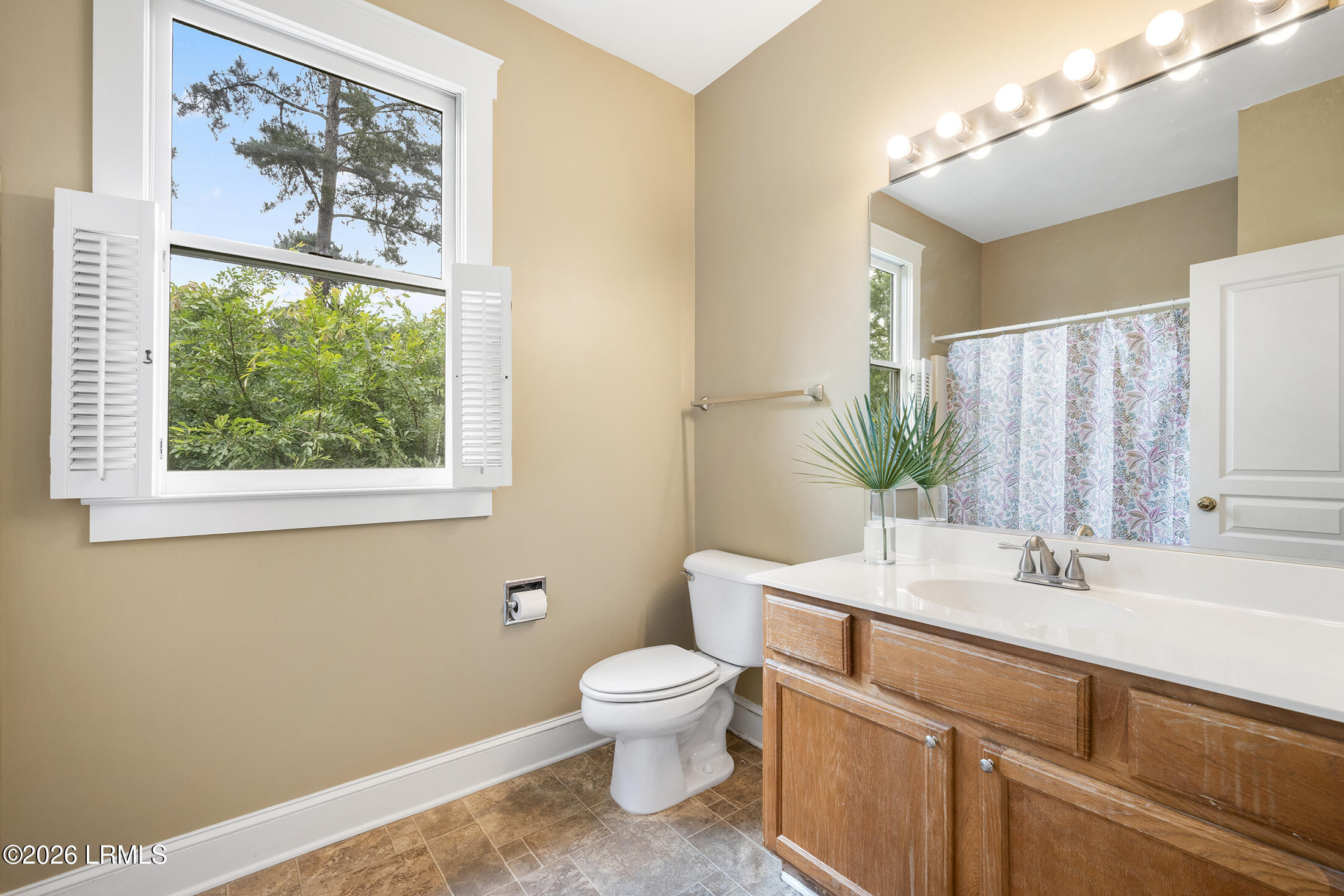 2668 Broad Street Beaufort, SC 29902 - Photo 15 of 21 upstairsbath
