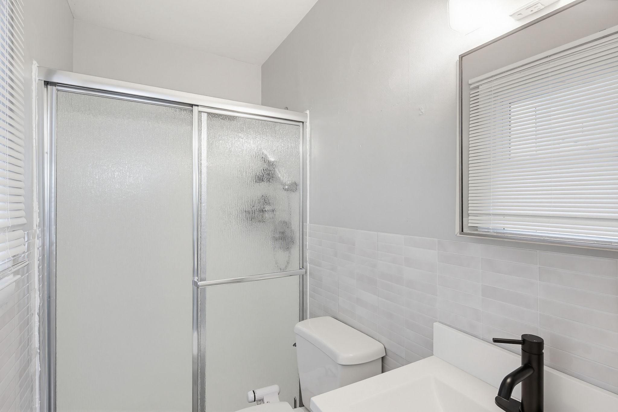 119 Schoolhouse Road Sykesville, MD 21784 - Photo 20 of 51 Primary Full Bath