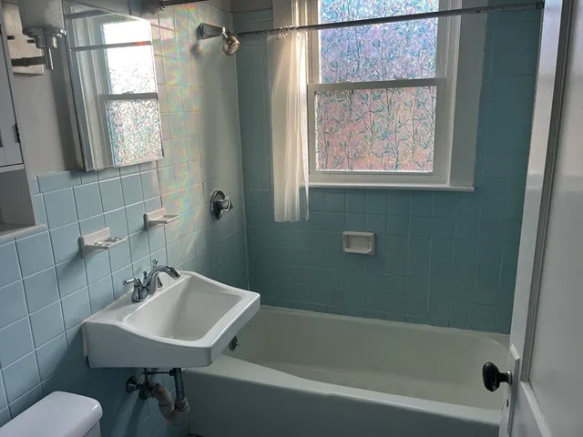 $2,100 | 14 Eddy Street, Unit 2, Waltham, MA 02453