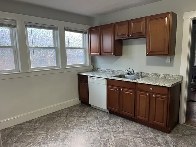 $2,100 | 14 Eddy Street, Unit 2, Waltham, MA 02453