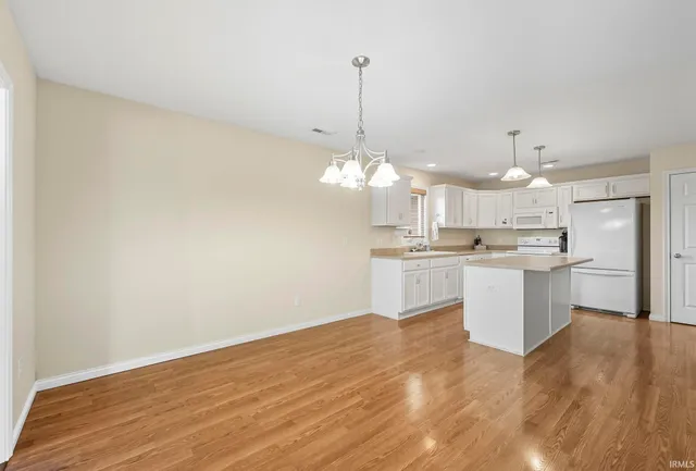 $289,900 | 10302 Greenwood Lakes Drive, New Haven, IN 46774