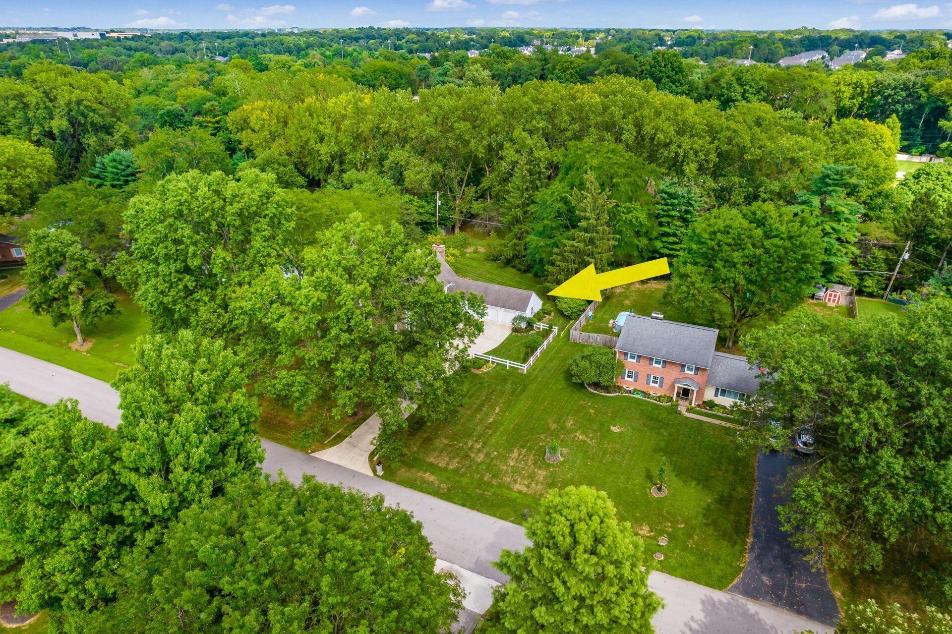 628 Old Farm Road Columbus, OH 43213 - Photo 62 of 71 Front Drone